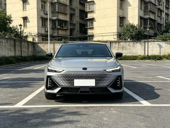 Changan UNI-V 2022 Model 1.5T Noble Model – фото 2