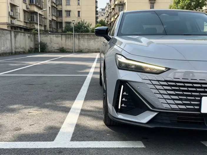 Changan UNI-V 2022 Model 1.5T Noble Model – фото 5
