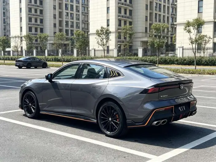 Changan UNI-V 2022 Model 1.5T Sports Edition – фото 4
