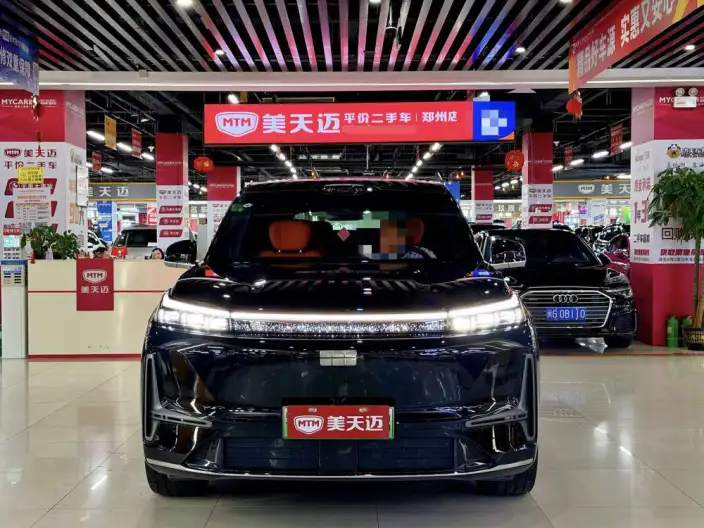 Geely M9 2025 Model 210km 4WD Pilot Edition