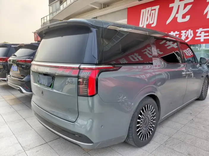 ZEEKR 009 2024 Model VI seat Executive Edition 4WD 108kWh