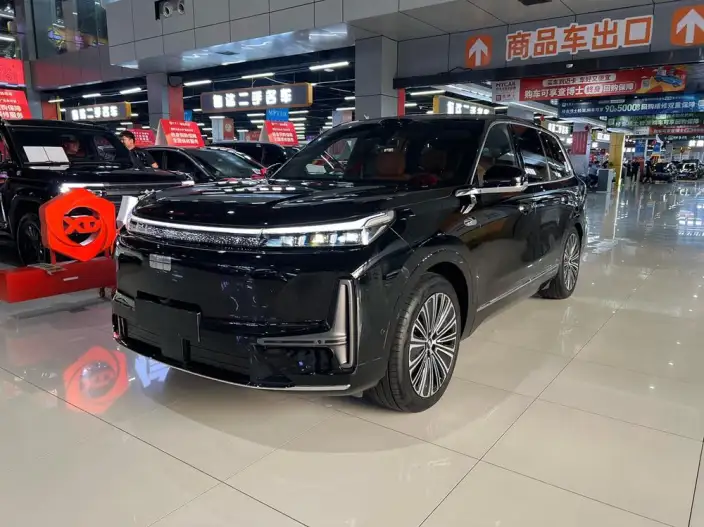 Geely M9 2025 Model 210km 4WD Pilot Edition