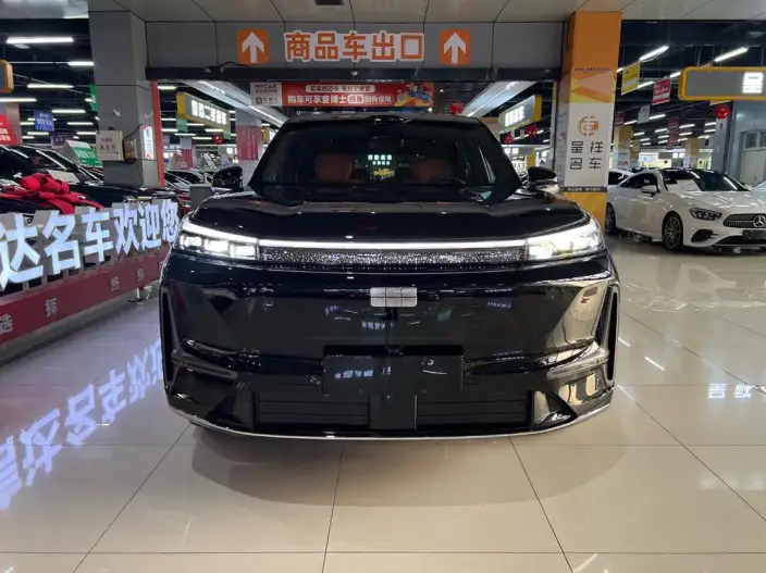 Geely M9 2025 Model 210km 4WD Pilot Edition
