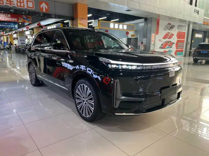 Geely M9 2025 Model 210km 4WD Pilot Edition