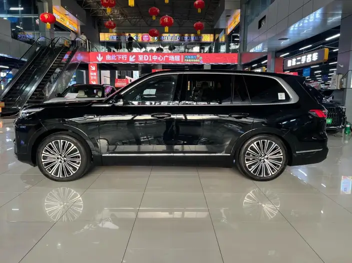 Geely M9 2025 Model 210km 4WD Pilot Edition