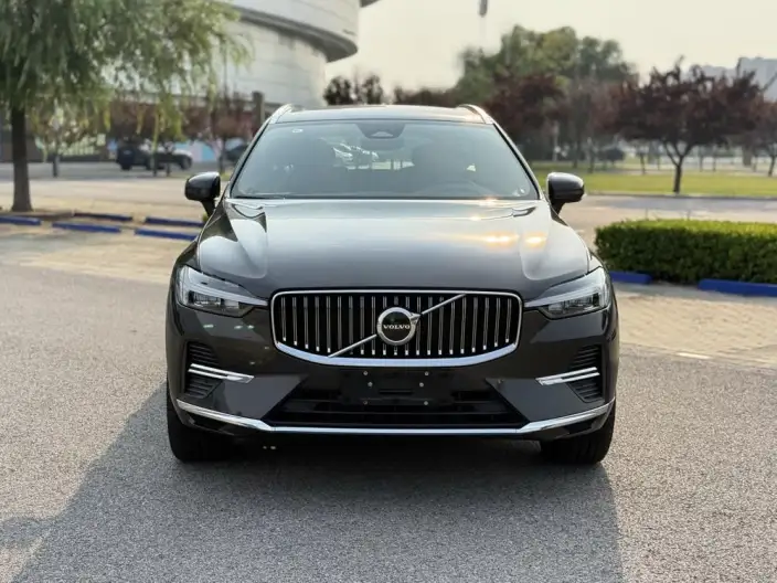 Volvo XC60 2025 Model B5 4WD Smart Range Deluxe Edition