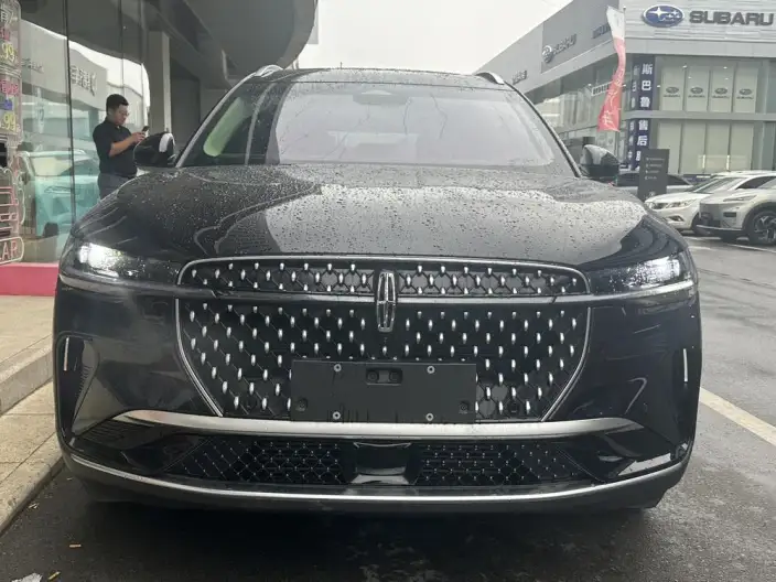 Nautilus 2025 Model 2.0T 4WD Exclusive Edition