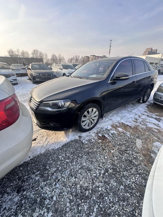 Volkswagen Bora 2015 модификация Value Edition 1.6L автоматическое Fashion – фото 1