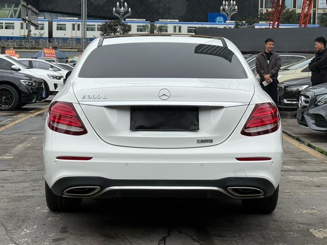 Mercedes-Benz E-Class 2019 E 260 L Sport – фото 5