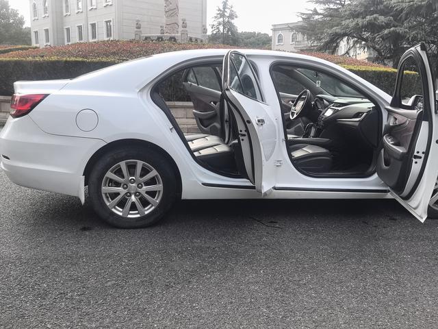Chevrolet Malibu 2017 1.5T Automatic Luxury – фото 11