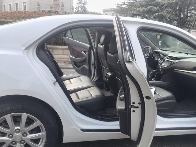 Chevrolet Malibu 2017 1.5T Automatic Luxury – фото 14