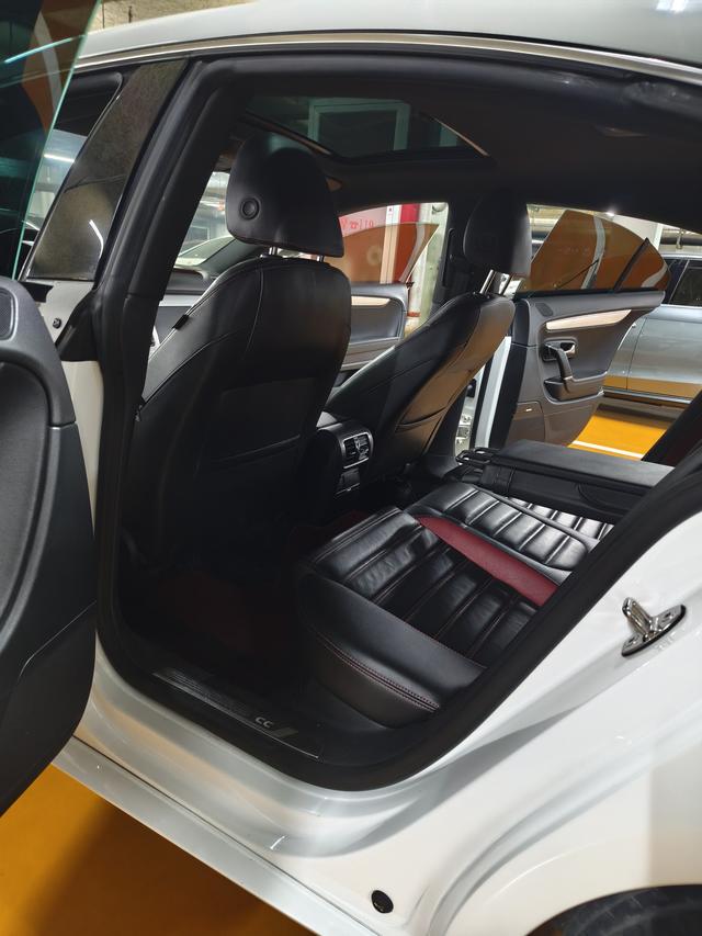 Volkswagen CC Модель 2018 года 1.8TSI Luxury – фото 5