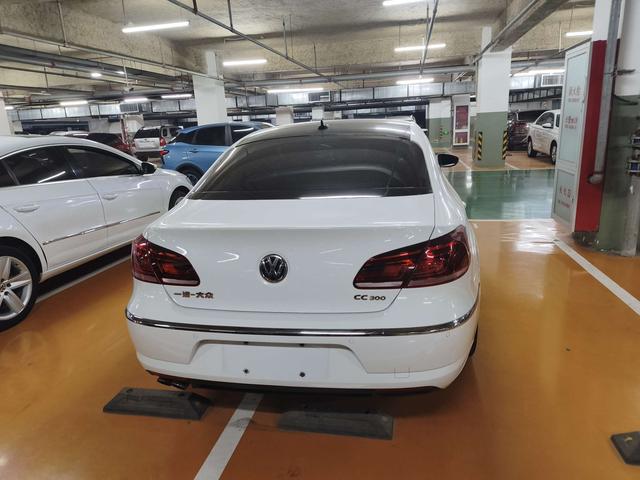 Volkswagen CC Модель 2018 года 1.8TSI Luxury – фото 9