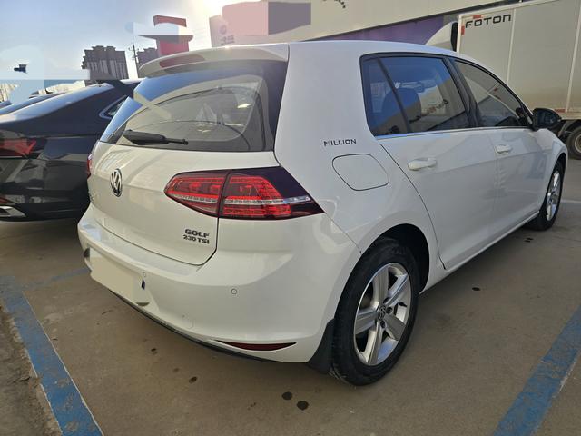 Volkswagen Golf 2017 230 TSI Automatic Comfort One Millionth Edition – фото 5