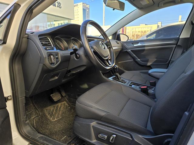 Volkswagen Golf 2017 230 TSI Automatic Comfort One Millionth Edition – фото 6