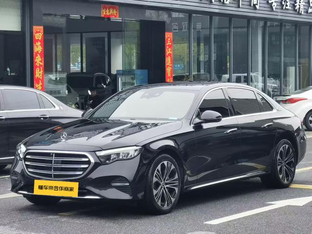 Mercedes-Benz E-Class 2025 модификация комплектация E 300 L Luxury sedan – фото 1