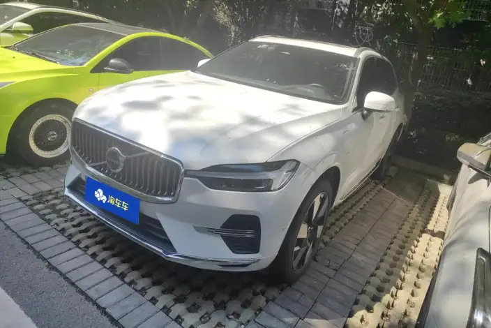 Volvo XC60 PHEV 2024 Model T8 4WD Long Battery Life Pro Smart Range Deluxe Edition
