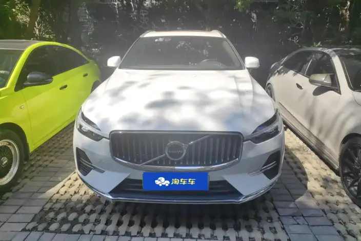 Volvo XC60 PHEV 2024 Model T8 4WD Long Battery Life Pro Smart Range Deluxe Edition