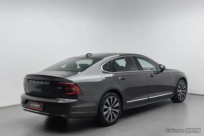 Volvo S90 2021 Model B5 Smart Range Deluxe Edition