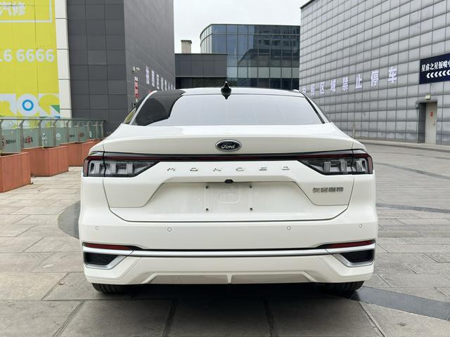 Ford Mondeo 2023 EcoBoost 245 Luxury – фото 4