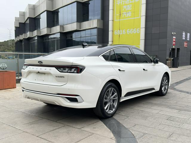 Ford Mondeo 2023 EcoBoost 245 Luxury – фото 6