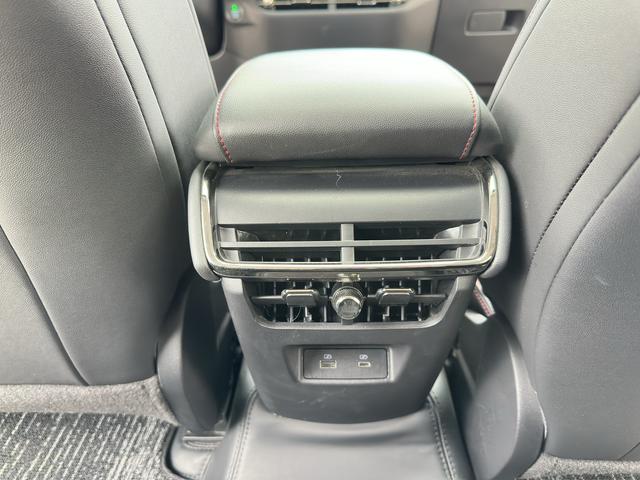 Ford Mondeo 2023 EcoBoost 245 Luxury – фото 17