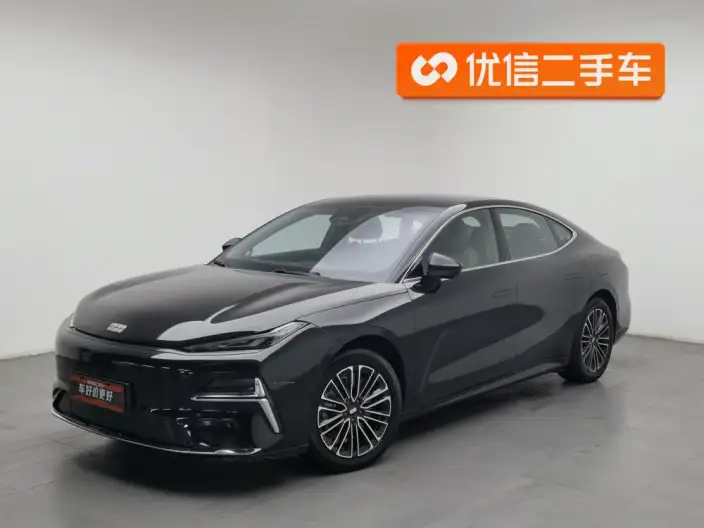 Geely Galaxy E8 PHEV 2025 Model 130km EM-i Exclusive Edition