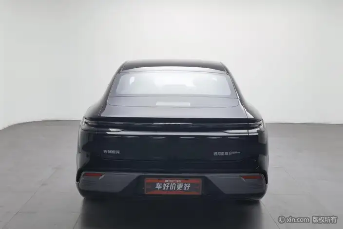 Geely Galaxy E8 PHEV 2025 Model 130km EM-i Exclusive Edition