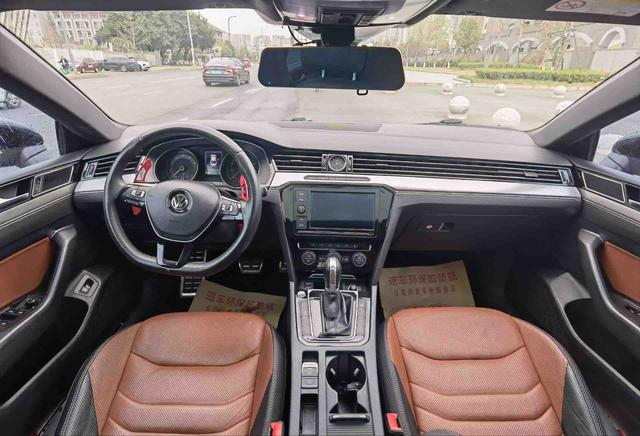 Volkswagen CC Модель 2019 года 330TSI Charm Style Edition National V – фото 10