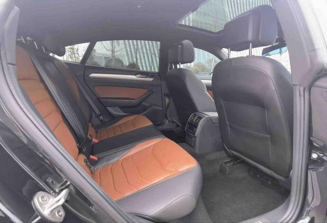 Volkswagen CC Модель 2019 года 330TSI Charm Style Edition National V – фото 12