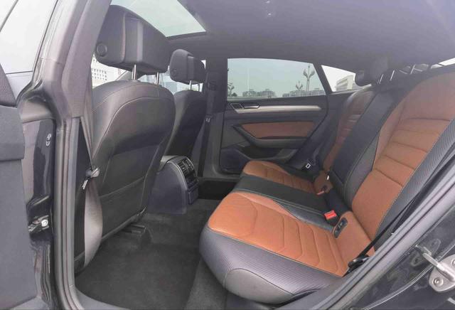 Volkswagen CC Модель 2019 года 330TSI Charm Style Edition National V – фото 13