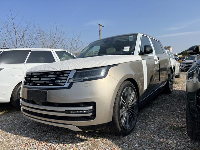Range Rover 2026 модификация 3.0 L6 400PS AB Long axis Edition – фото 1