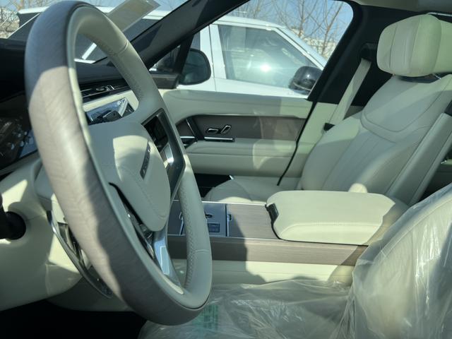 Range Rover 2026 модификация 3.0 L6 400PS AB Long axis Edition – фото 6