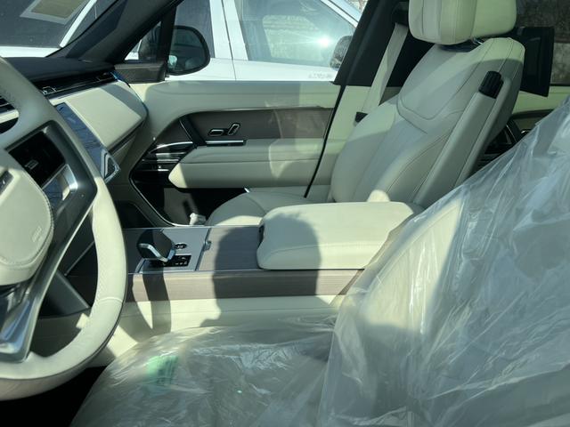 Range Rover 2026 модификация 3.0 L6 400PS AB Long axis Edition – фото 7