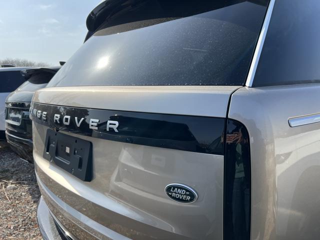 Range Rover 2026 модификация 3.0 L6 400PS AB Long axis Edition – фото 9