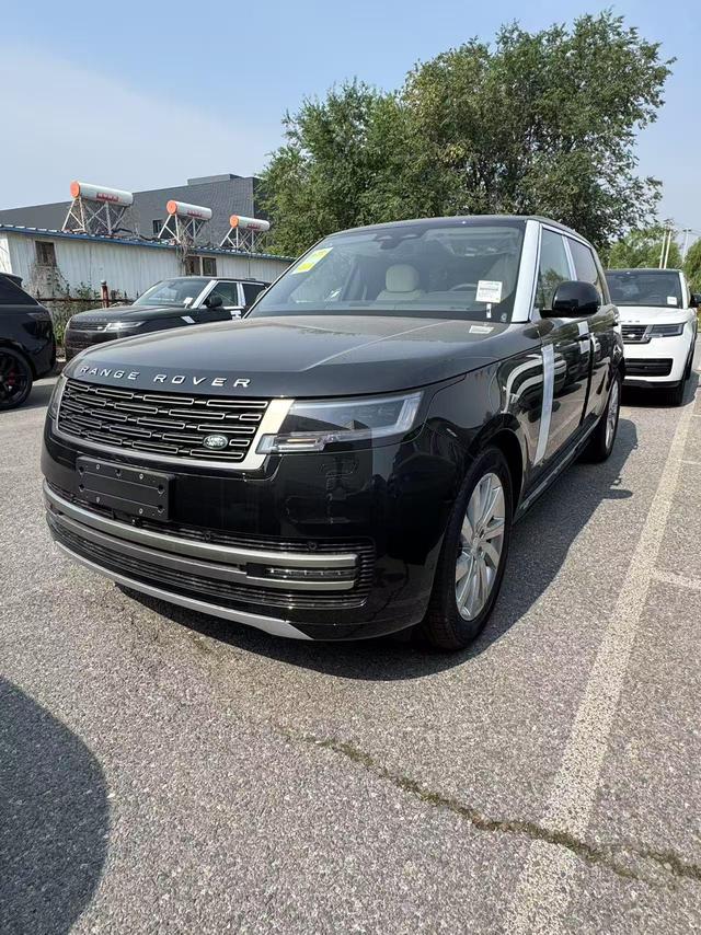 Range Rover 2026 модификация 3.0 L6 400PS SE Long axis Edition – фото 1