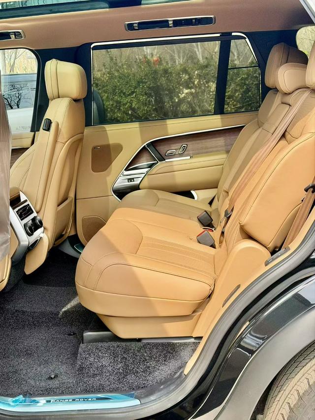 Range Rover 2026 модификация 3.0 L6 400PS SE Long axis Edition – фото 7