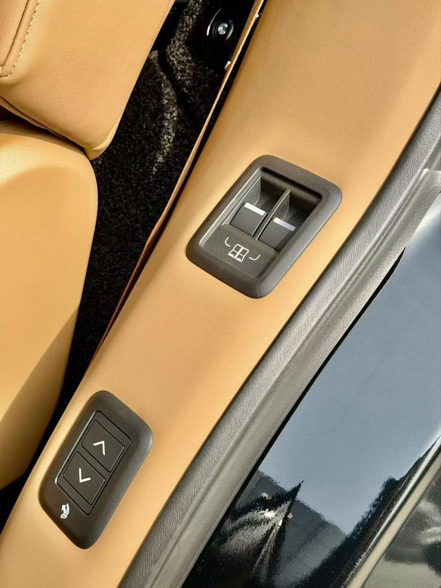 Range Rover 2026 модификация 3.0 L6 400PS SE Long axis Edition – фото 8