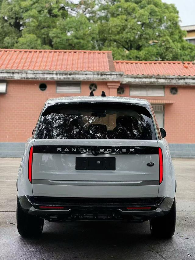 Range Rover 2026 модификация 3.0 L6 400PS AB Long axis Edition – фото 5