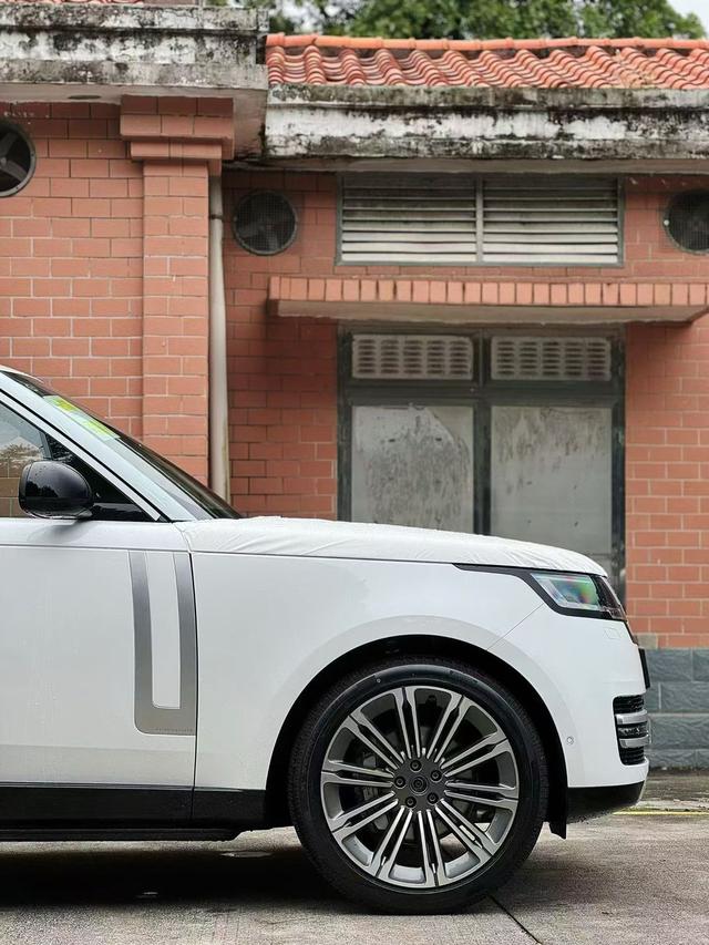 Range Rover 2026 модификация 3.0 L6 400PS AB Long axis Edition – фото 6