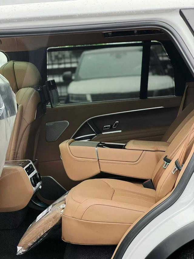 Range Rover 2026 модификация 3.0 L6 400PS AB Long axis Edition – фото 7