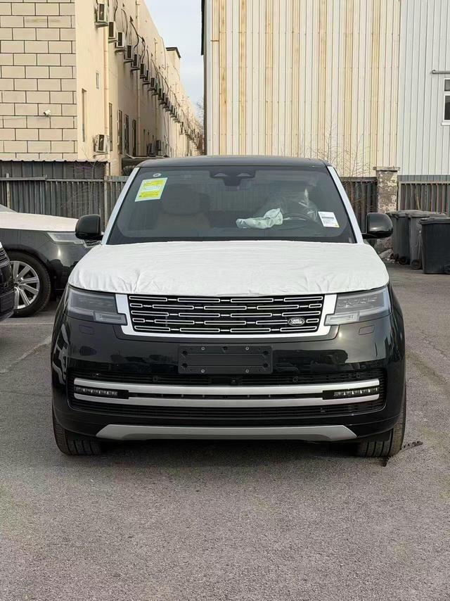 Range Rover 2026 модификация 3.0 L6 400PS AB Long axis Edition – фото 2