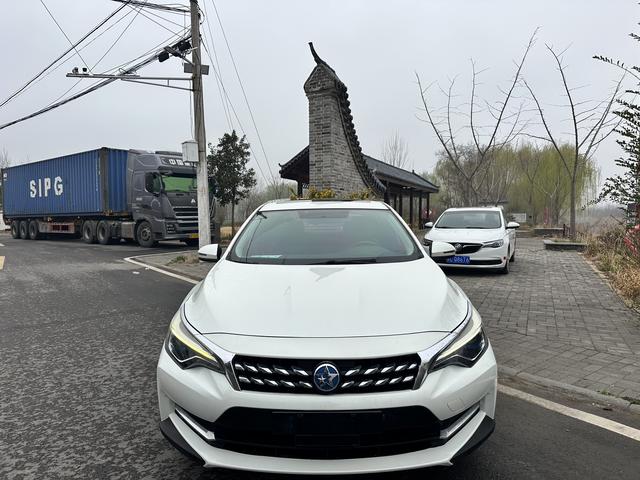 Venucia D60 Модель 2018 года 1.6L CVT Smart Connect Elite Edition – фото 2