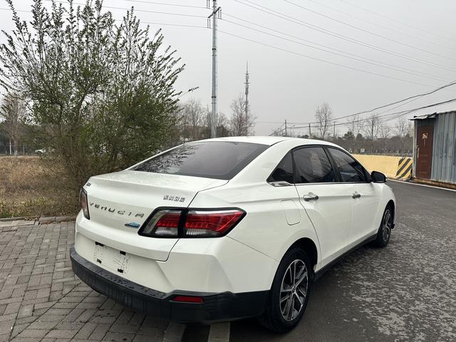 Venucia D60 Модель 2018 года 1.6L CVT Smart Connect Elite Edition – фото 9