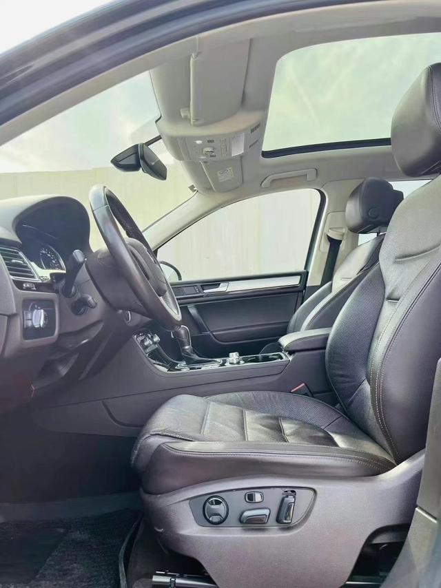 Volkswagen Touareg 2016 модификация 3.0TSI есть тип – фото 4
