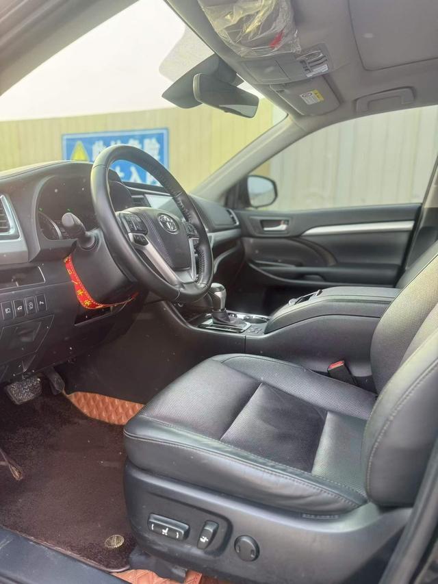 Toyota Highlander 2021 2.0T AWD Premium 7-seat – фото 4
