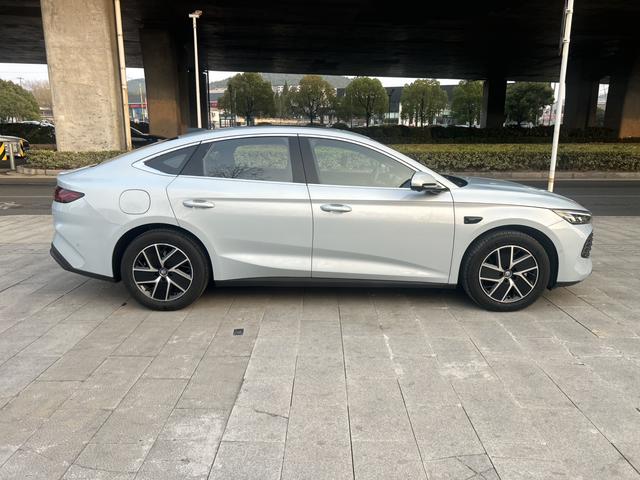 BYD Qin L DM 2025 Intelligent Driving DM-i 120km Beyond – фото 3
