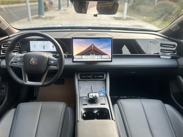 BYD Qin L DM 2025 Intelligent Driving DM-i 120km Beyond – фото 4