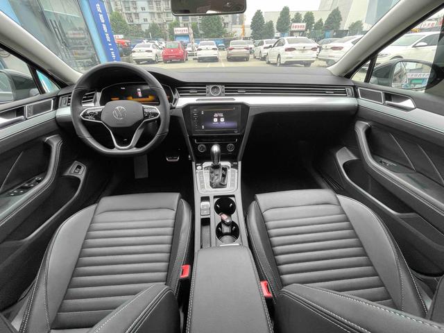 Volkswagen Magotan 2018 330TSI DSG Leading – фото 10