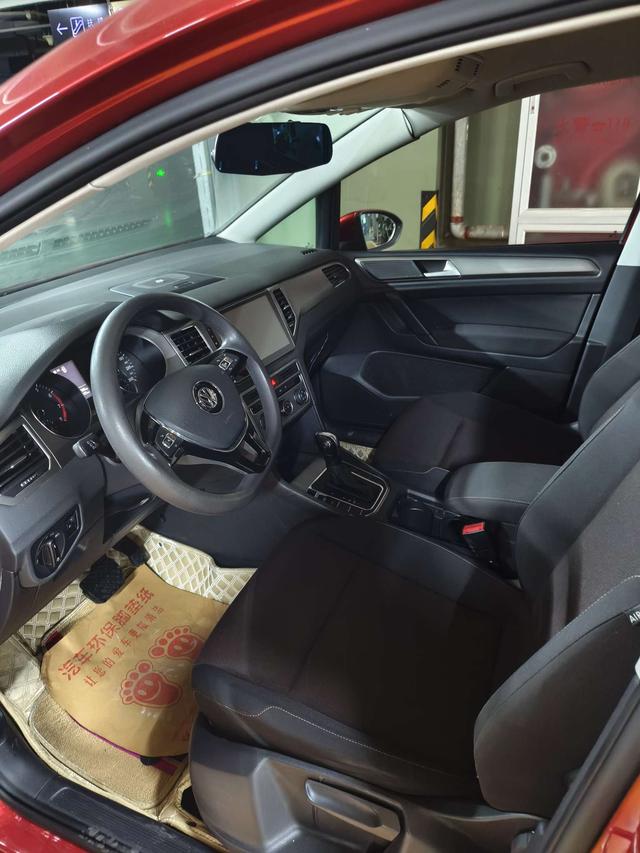 Volkswagen Gol f Sportsvan 2016 модификация 1.6L автоматическое Com f ort – фото 4